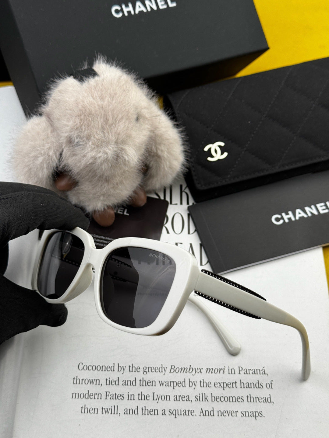 Chanel CH1908 Polarized Square Red Lens Sunglasses for Women - 398567 - detail image 3