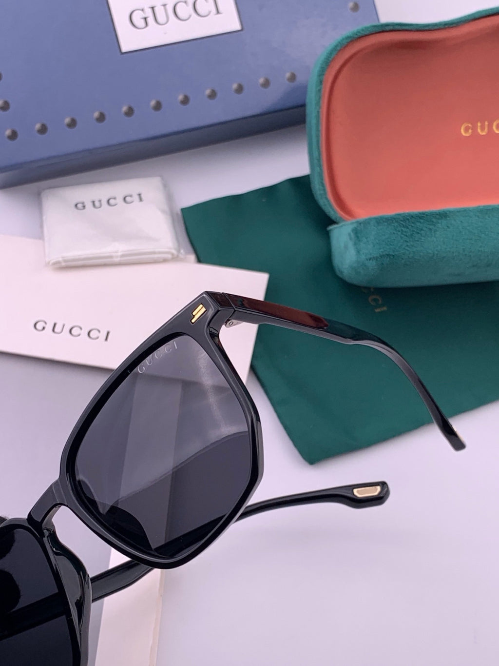 Gucci G82040 Polarized Fashion Black Lens Sunglasses for Women - 398387 - detail image 4