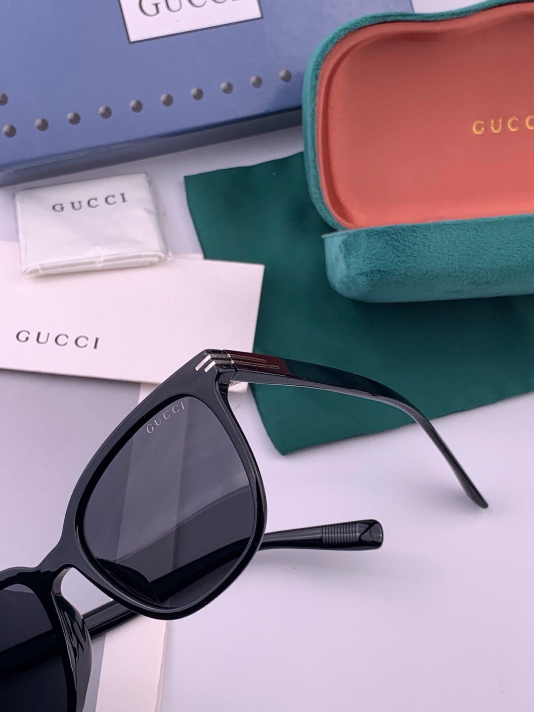 Gucci G72040 Polarized Fashion Gold Lens Sunglasses for Women - 398388 - detail image 5