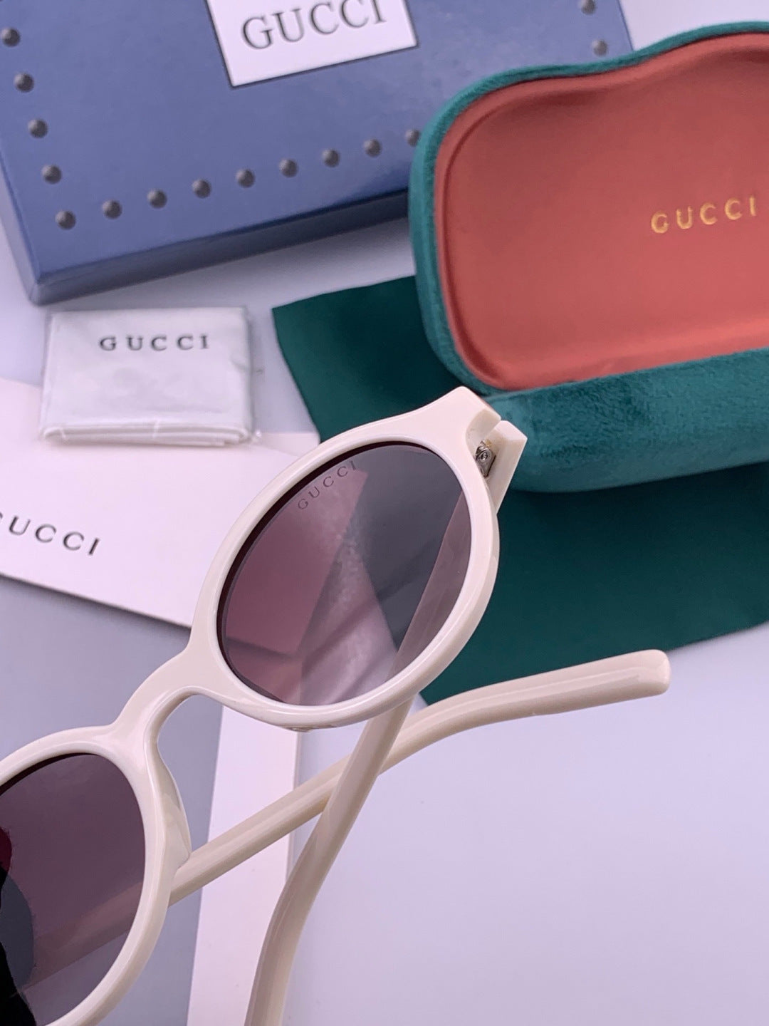 Gucci G6910 Polarized Round Red Lens Sunglasses for Women - 398389 - detail image 4