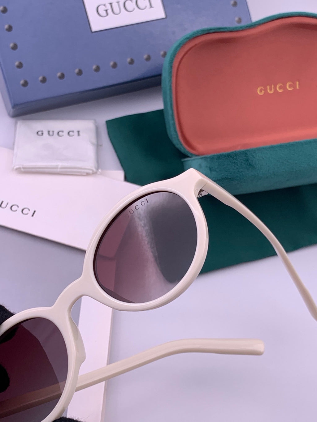 Gucci G6910 Polarized Round Red Lens Sunglasses for Women - 398389 - detail image 3