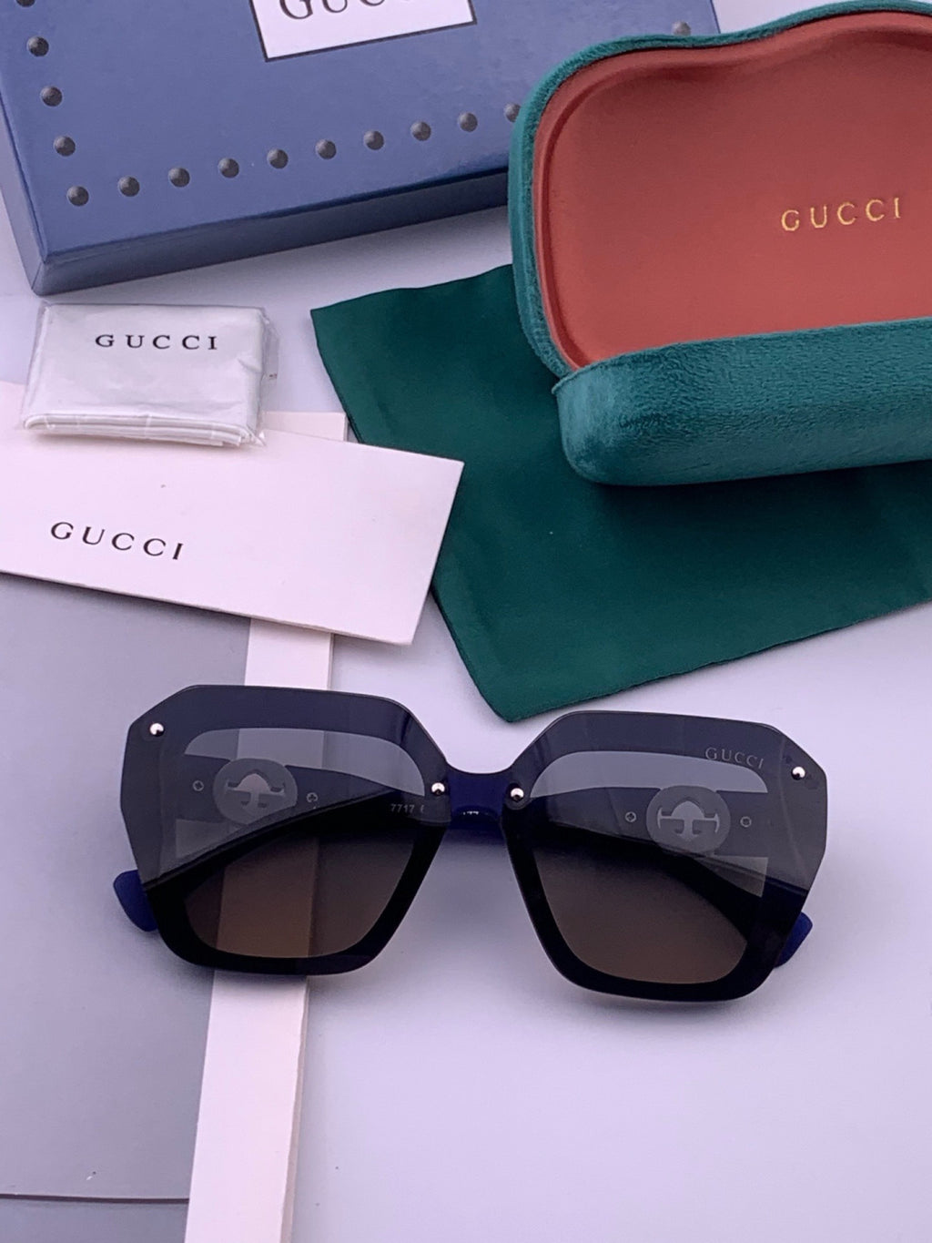 Gucci G7177 Polarized Square Black Lens Sunglasses for Women - 398395 - detail image 8