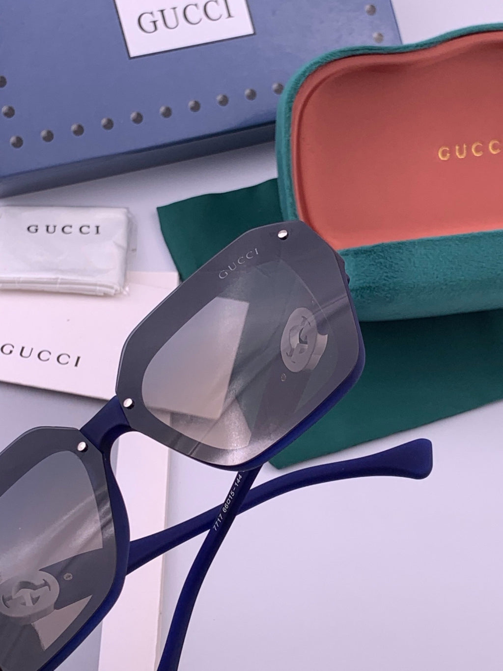 Gucci G7177 Polarized Square Black Lens Sunglasses for Women - 398395 - detail image 7