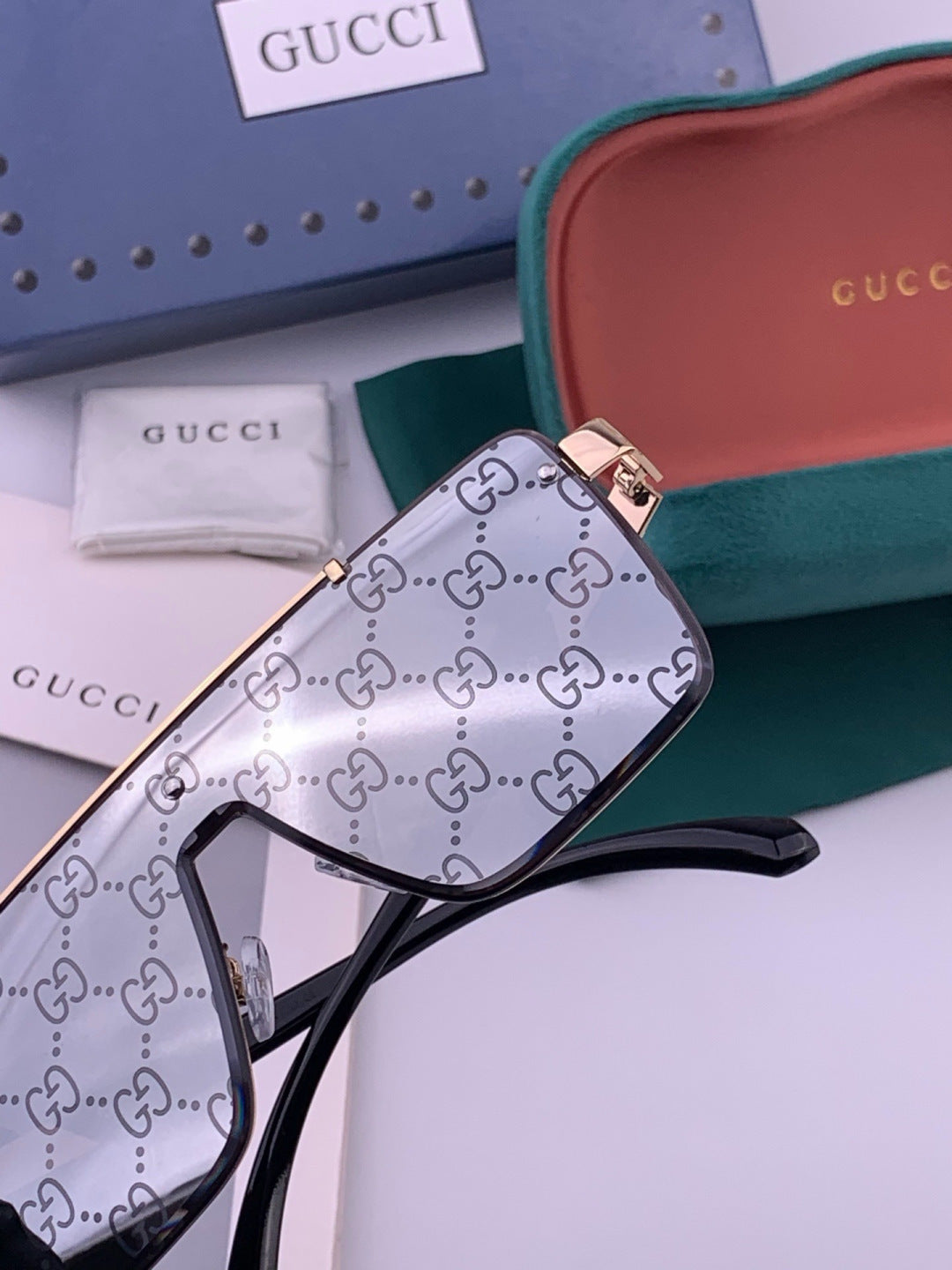 Gucci G51754 Aviator Blue Lens Sunglasses for Men & Women - 398397 - detail image 6