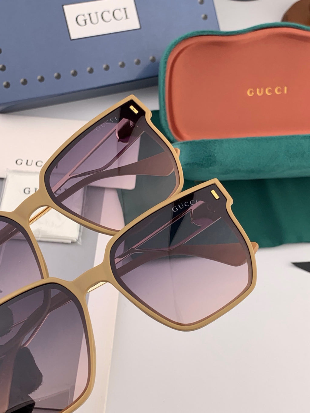 Gucci G9294 Polarized Square Red Lens Sunglasses for Men & Women - 398379 - detail image 4