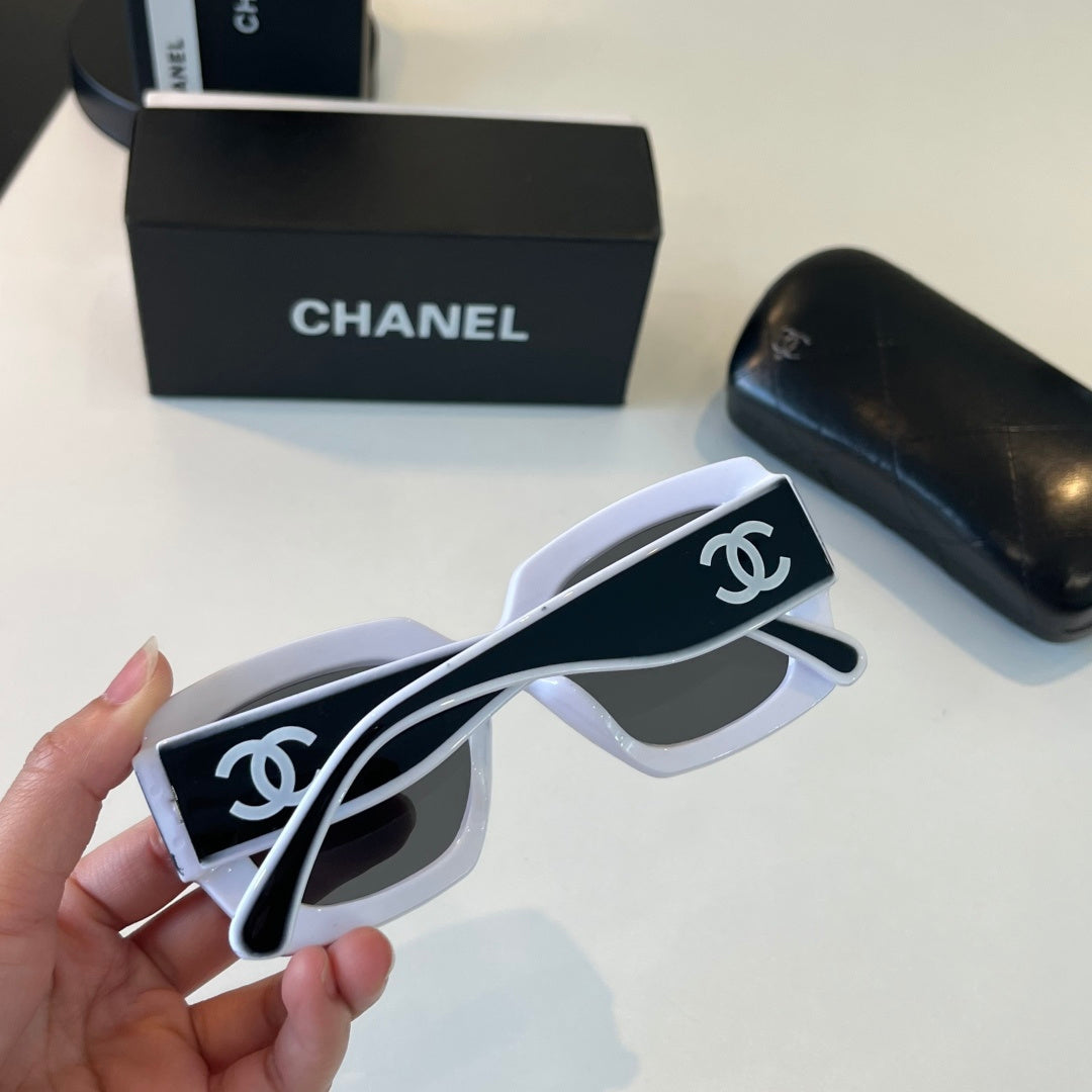 Chanel Fashion Black Lens Sunglasses for Men & Women - 431543 - detail image 6