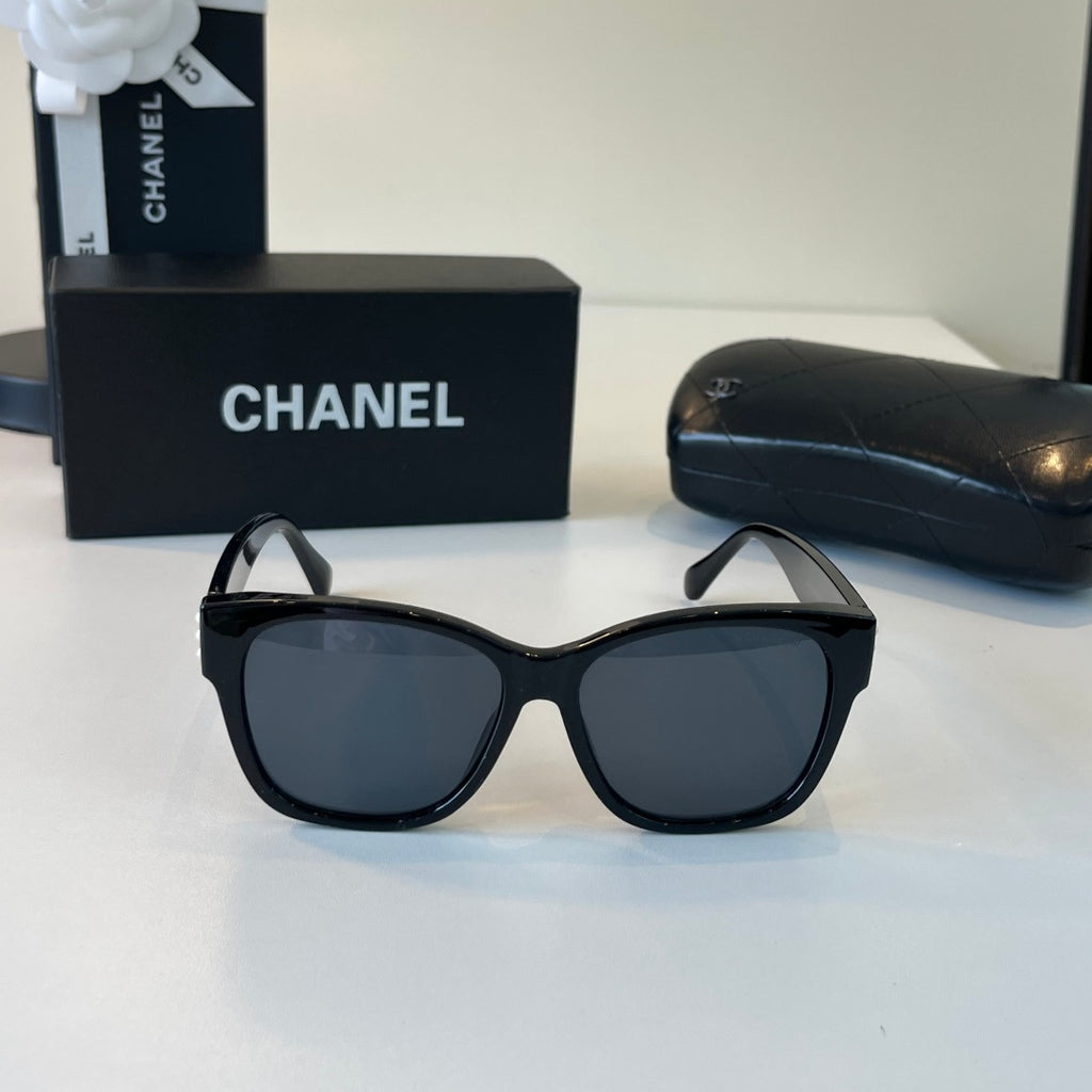 Chanel Oversized Black Lens Sunglasses for Men & Women - 431545 - detail image 2