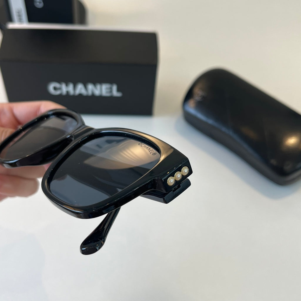 Chanel Oversized Black Lens Sunglasses for Men & Women - 493559 - detail image 6