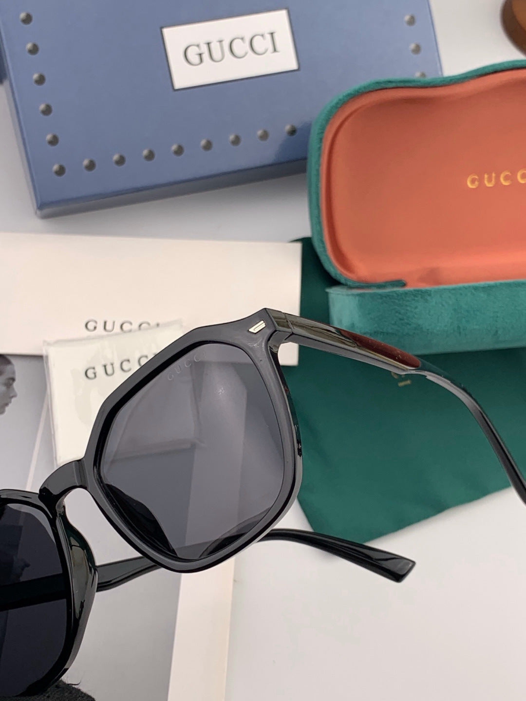 Gucci G6358 Fashion Gold Lens Sunglasses for Men & Women - 398377 - detail image 3