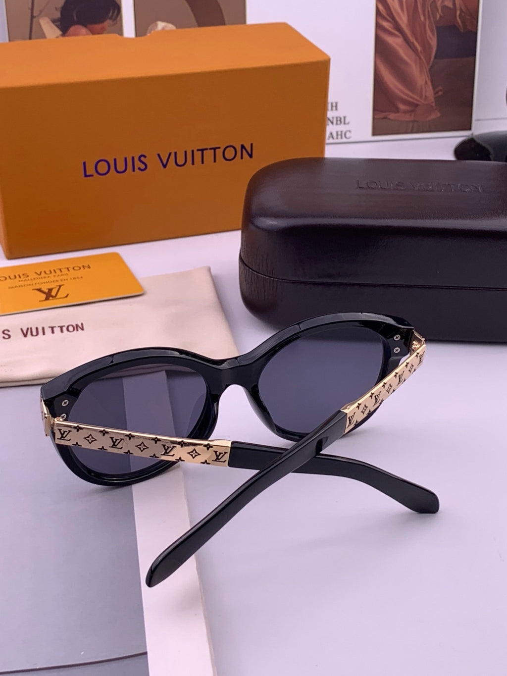 Louis Vuitton L87000 Oversized Black Lens Sunglasses for Men & Women - 398212 - detail image 7