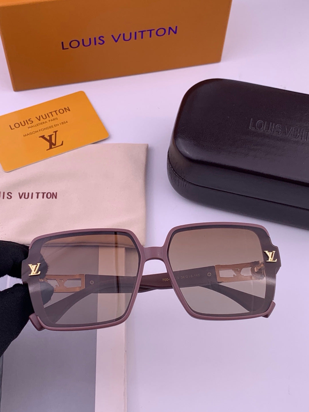 Louis Vuitton L77004 Oversized Purple Lens Sunglasses for Men & Women - 398219