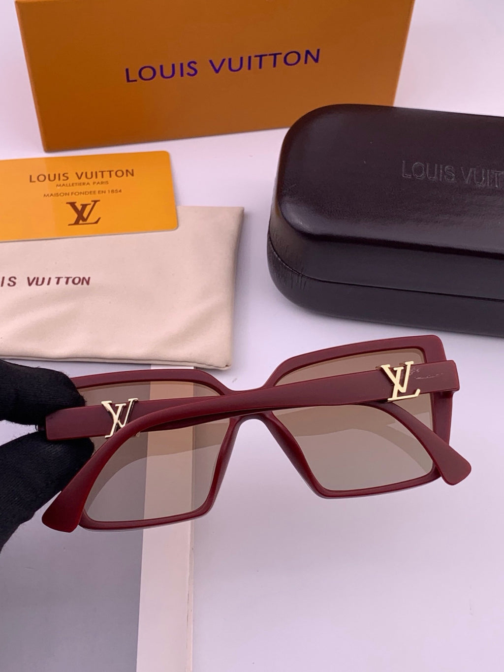 Louis Vuitton L57002 Oversized Purple Lens Sunglasses for Men & Women - 398222 - detail image 6