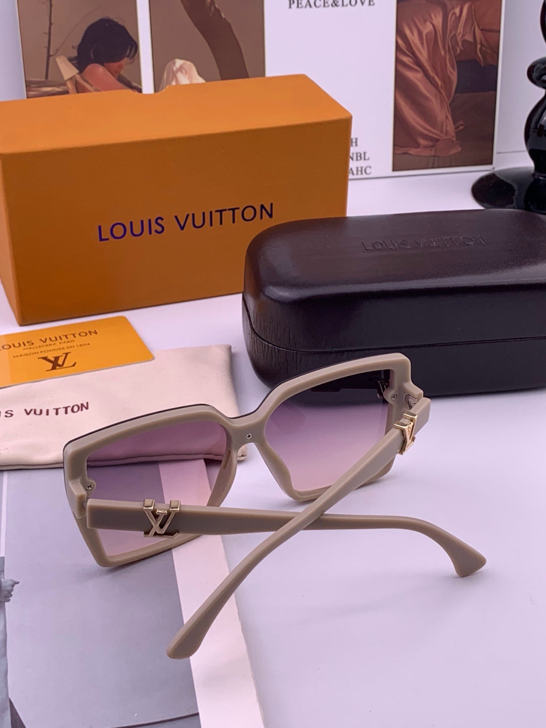 Louis Vuitton L57002 Oversized Purple Lens Sunglasses for Men & Women - 398223 - detail image 7