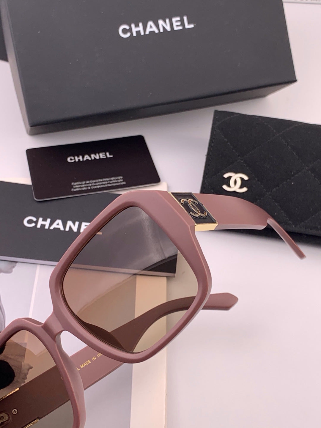 Chanel CH87004 Oversized Red Lens Sunglasses for Men & Women - 398649 - detail image 2