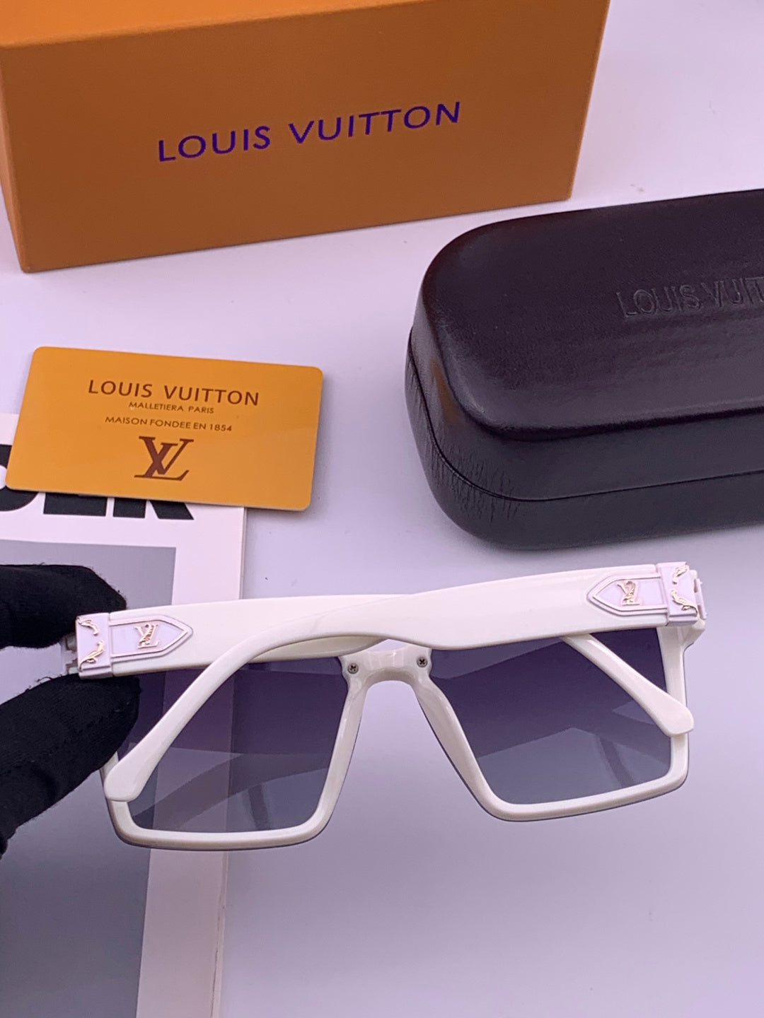 Louis Vuitton L83018 Square Brown Lens Sunglasses for Men & Women - 398211 - detail image 6
