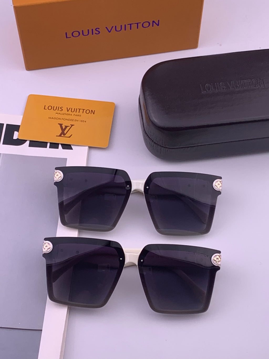 Louis Vuitton L83018 Square Brown Lens Sunglasses for Men & Women - 398211 - detail image 8