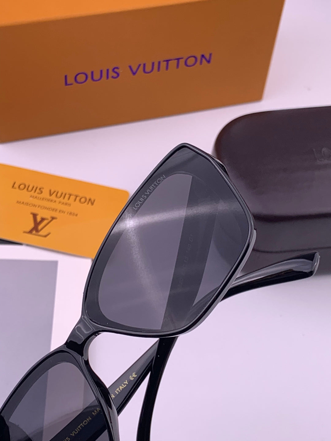 Louis Vuitton L0552 Square Brown Lens Sunglasses for Men & Women - 398188 - detail image 6