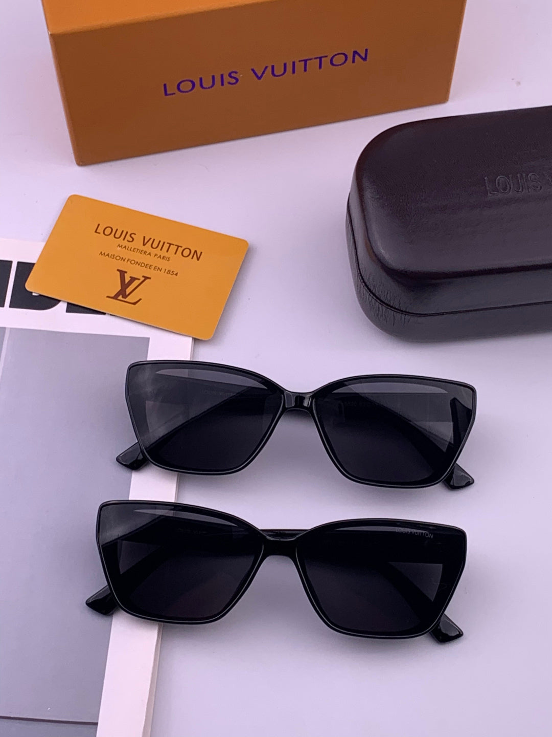 Louis Vuitton L0552 Square Brown Lens Sunglasses for Men & Women - 398188 - detail image 7