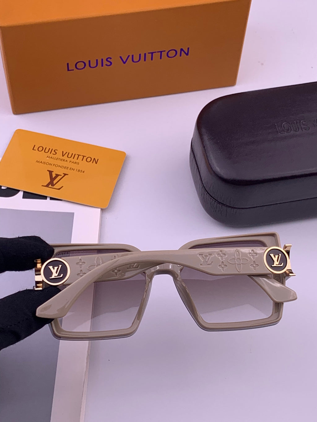 Louis Vuitton L8623 Square Black Lens Sunglasses for Men & Women - 398189 - detail image 6