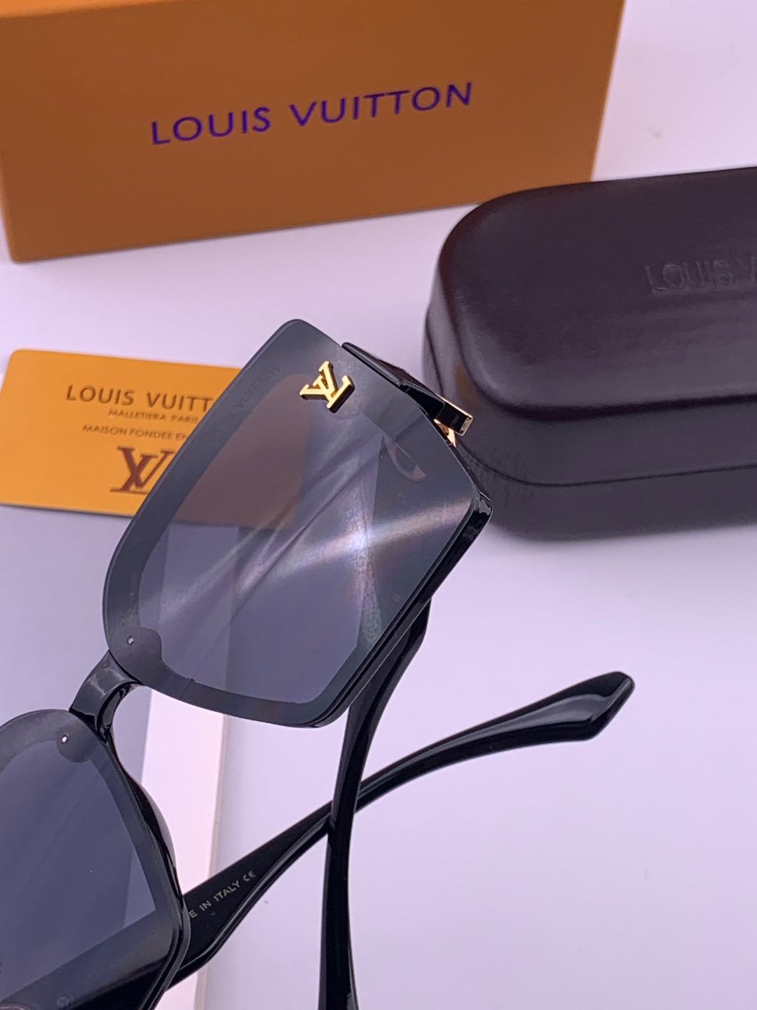 Louis Vuitton L8623 Square Black Lens Sunglasses for Men & Women - 398190 - detail image 5