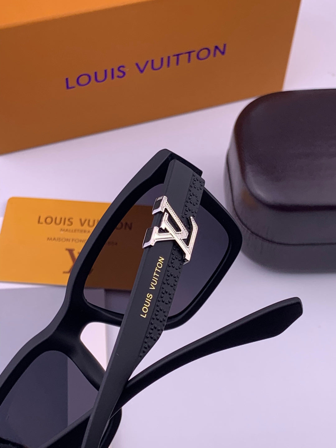 Louis Vuitton L3551 Square Gold Lens Sunglasses for Men & Women - 398192 - detail image 6