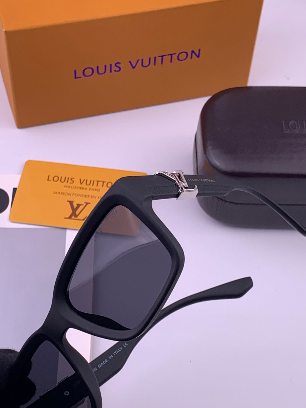 Louis Vuitton L3551 Square Gold Lens Sunglasses for Men & Women - 398192 - detail image 3