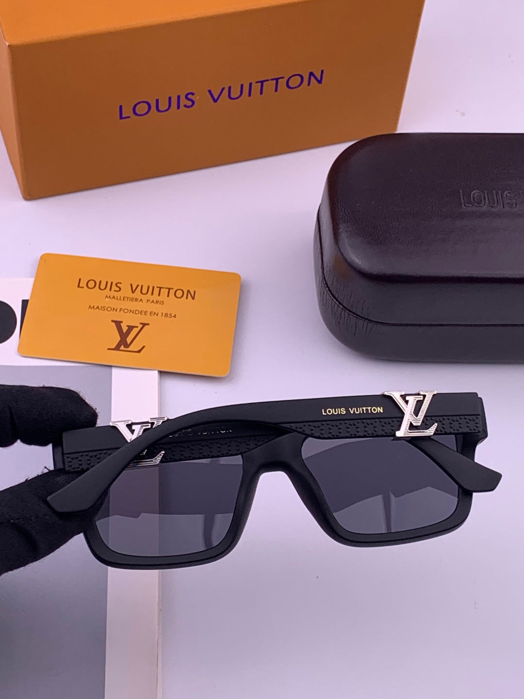 Louis Vuitton L3551 Square Gold Lens Sunglasses for Men & Women - 398192 - detail image 4