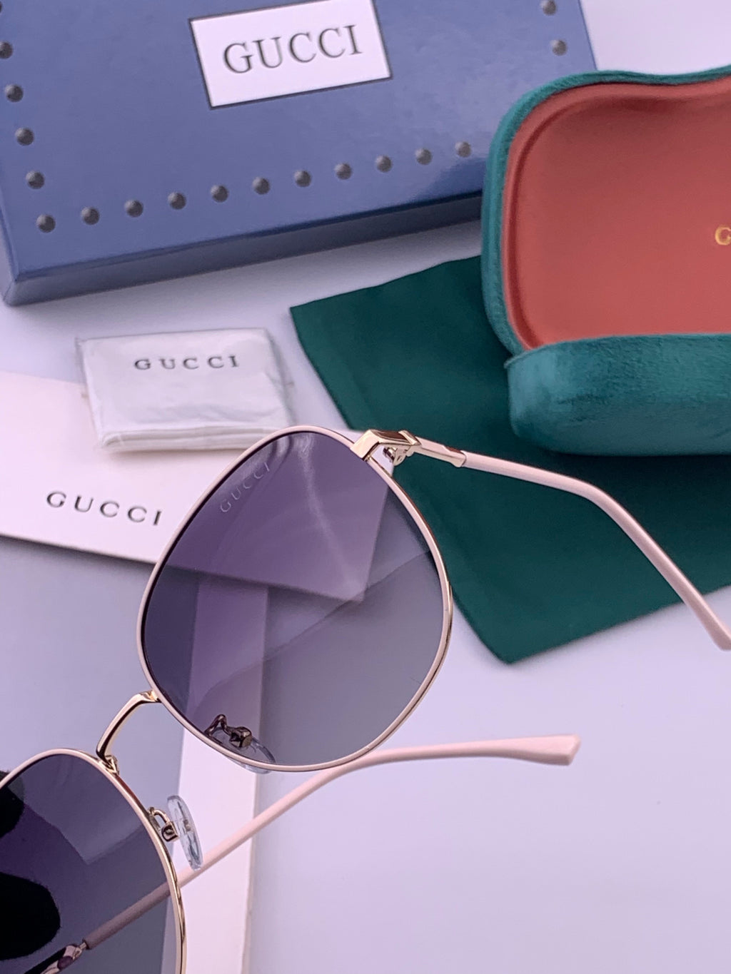 Gucci G5822 Polarized Oversized Gold Lens Sunglasses for Men & Women - 398260 - detail image 3