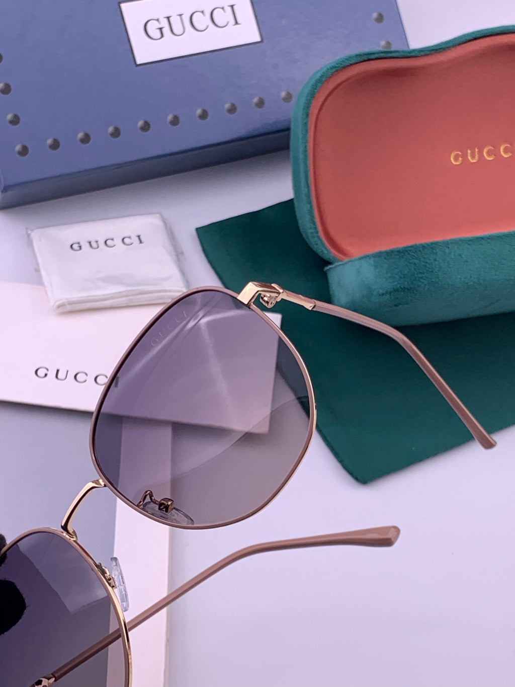 Gucci G5822 Polarized Oversized Gold Lens Sunglasses for Men & Women - 398262 - detail image 3
