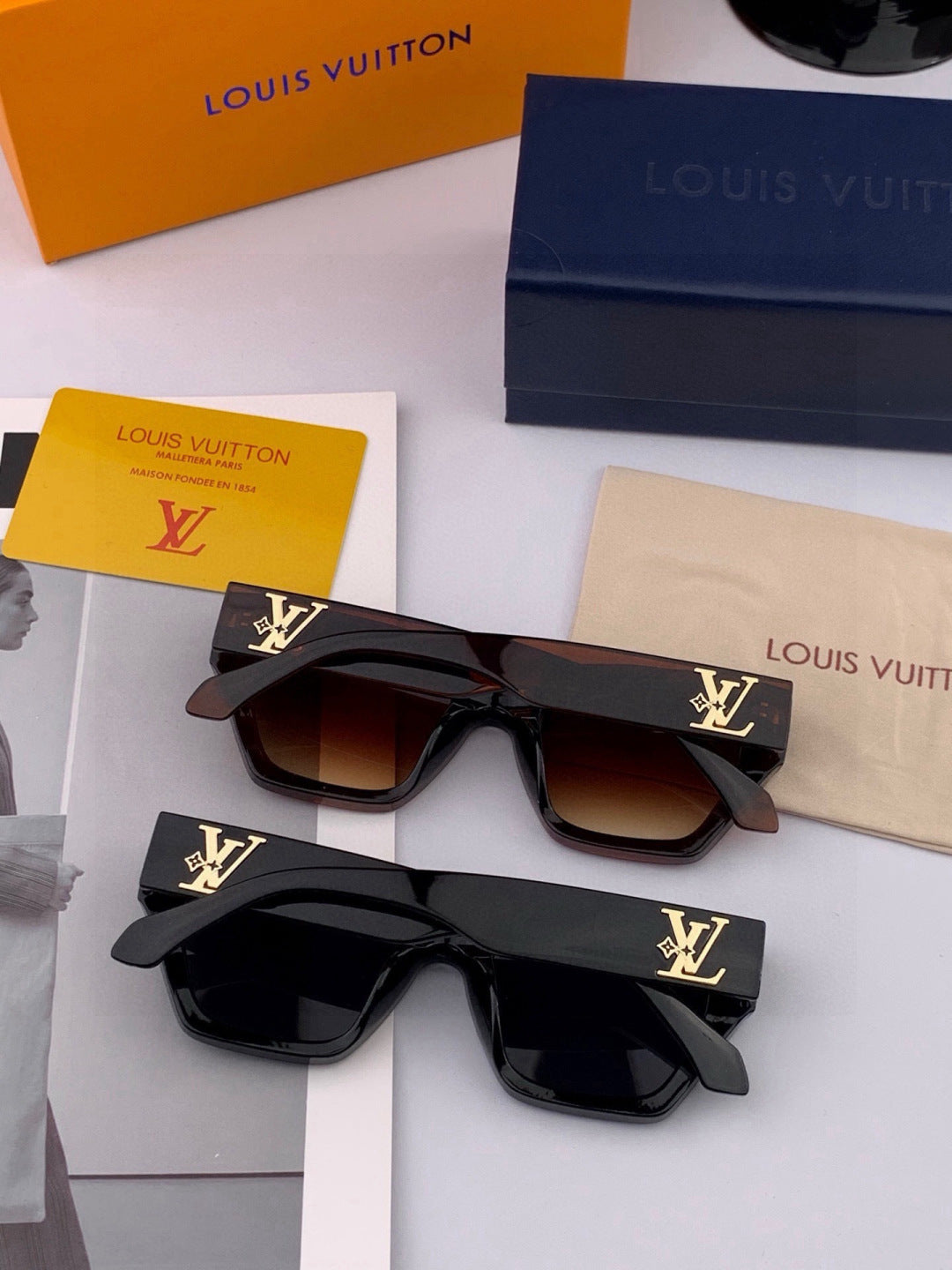 Louis Vuitton L26900 Square Black Lens Sunglasses for Women - 398199 - detail image 4