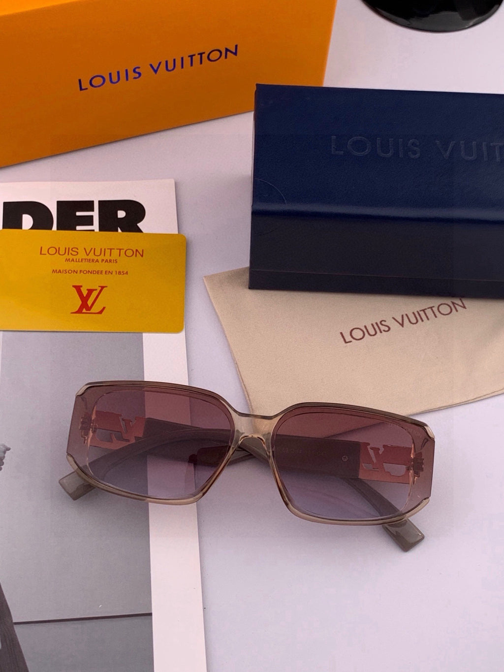 Louis Vuitton L5551 Square Black Lens Sunglasses for Men & Women - 398200 - detail image 2
