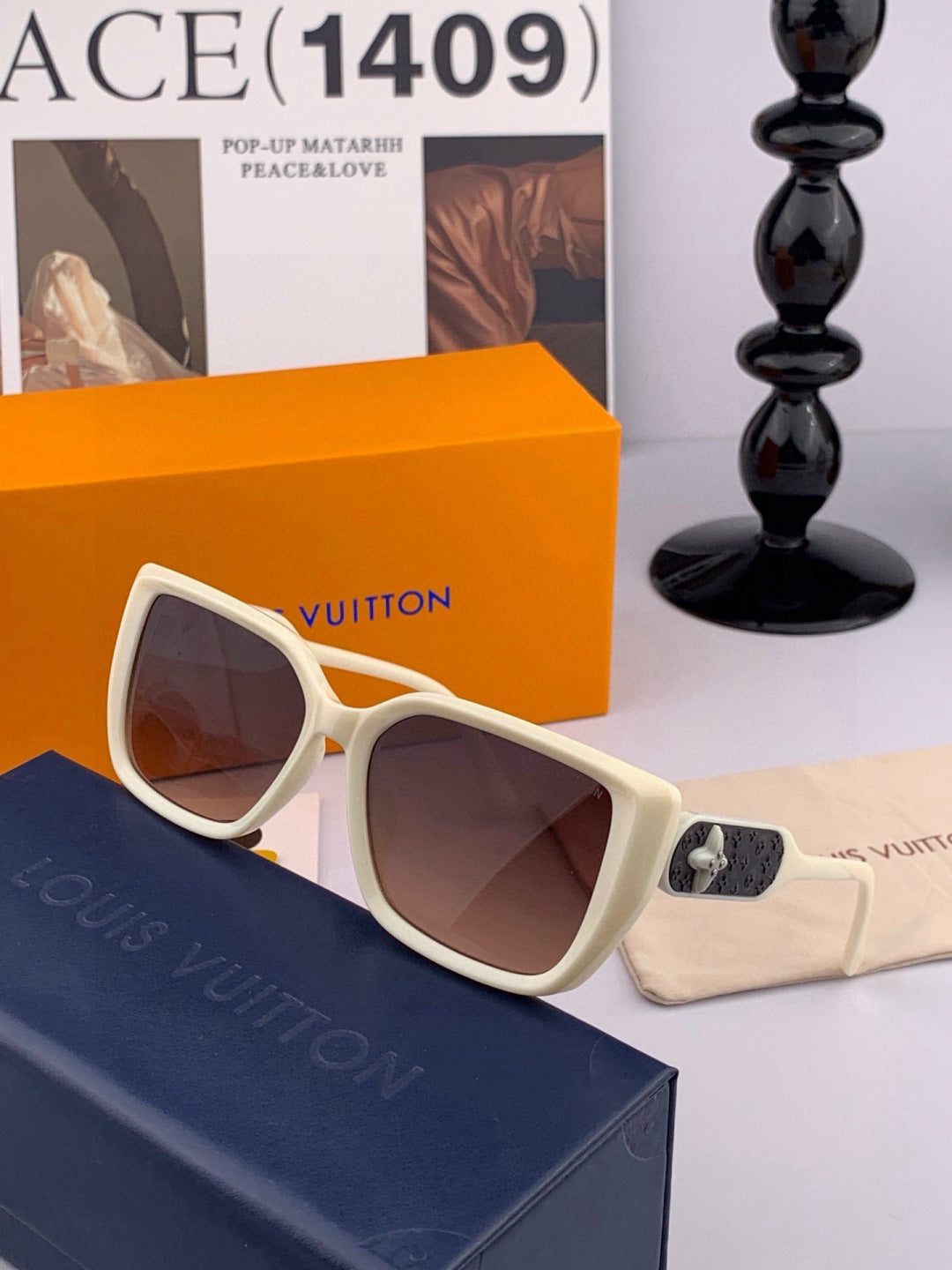 Louis Vuitton L6221 Square Black Lens Sunglasses for Men & Women - 398185 - detail image 3