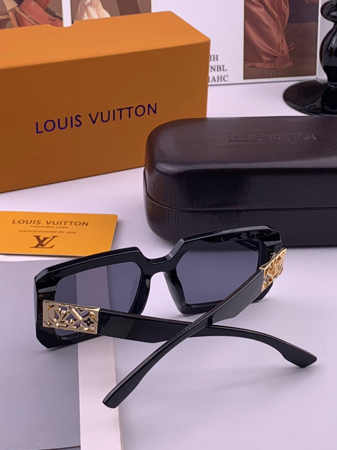 Louis Vuitton L47001 Square Brown Lens Sunglasses for Men & Women - 398144 - detail image 6