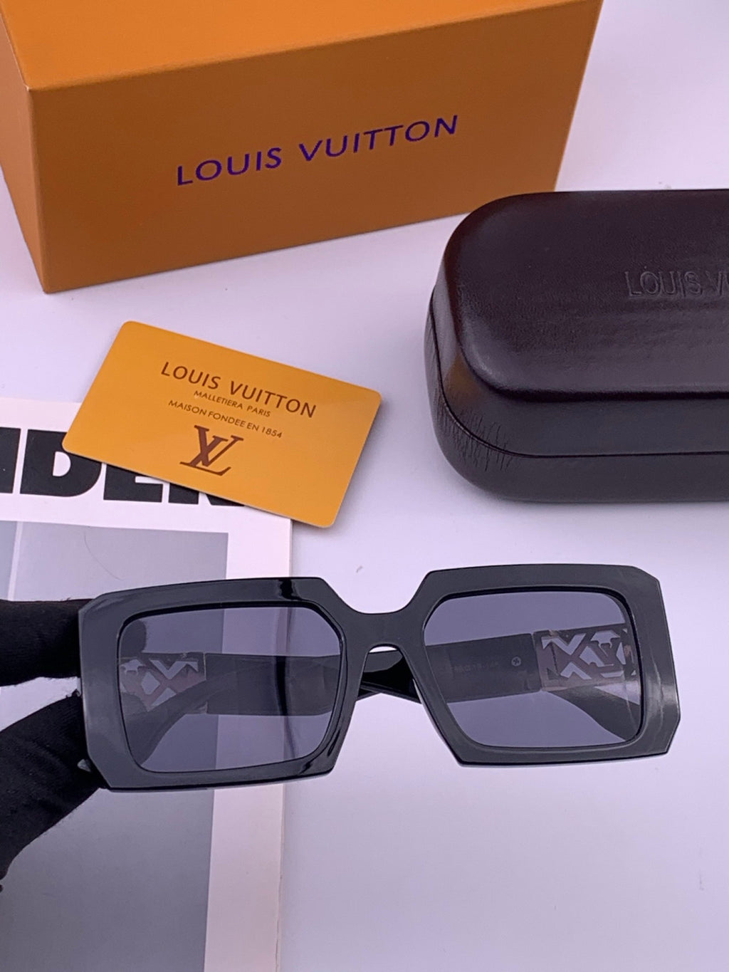 Louis Vuitton L47001 Square Brown Lens Sunglasses for Men & Women - 398144