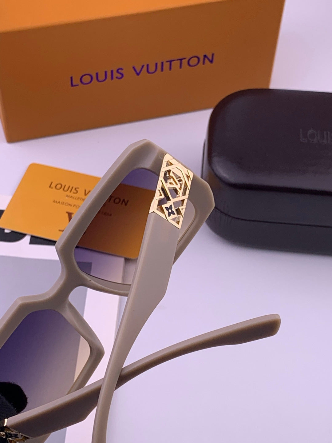 Louis Vuitton L47001 Square Brown Lens Sunglasses for Men & Women - 398145 - detail image 4