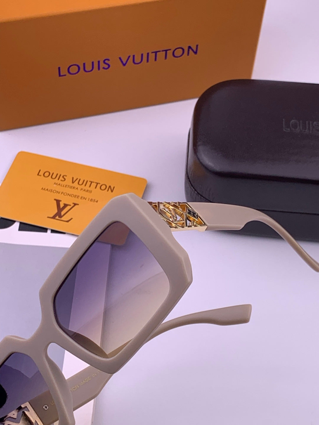 Louis Vuitton L47001 Square Brown Lens Sunglasses for Men & Women - 398145 - detail image 3