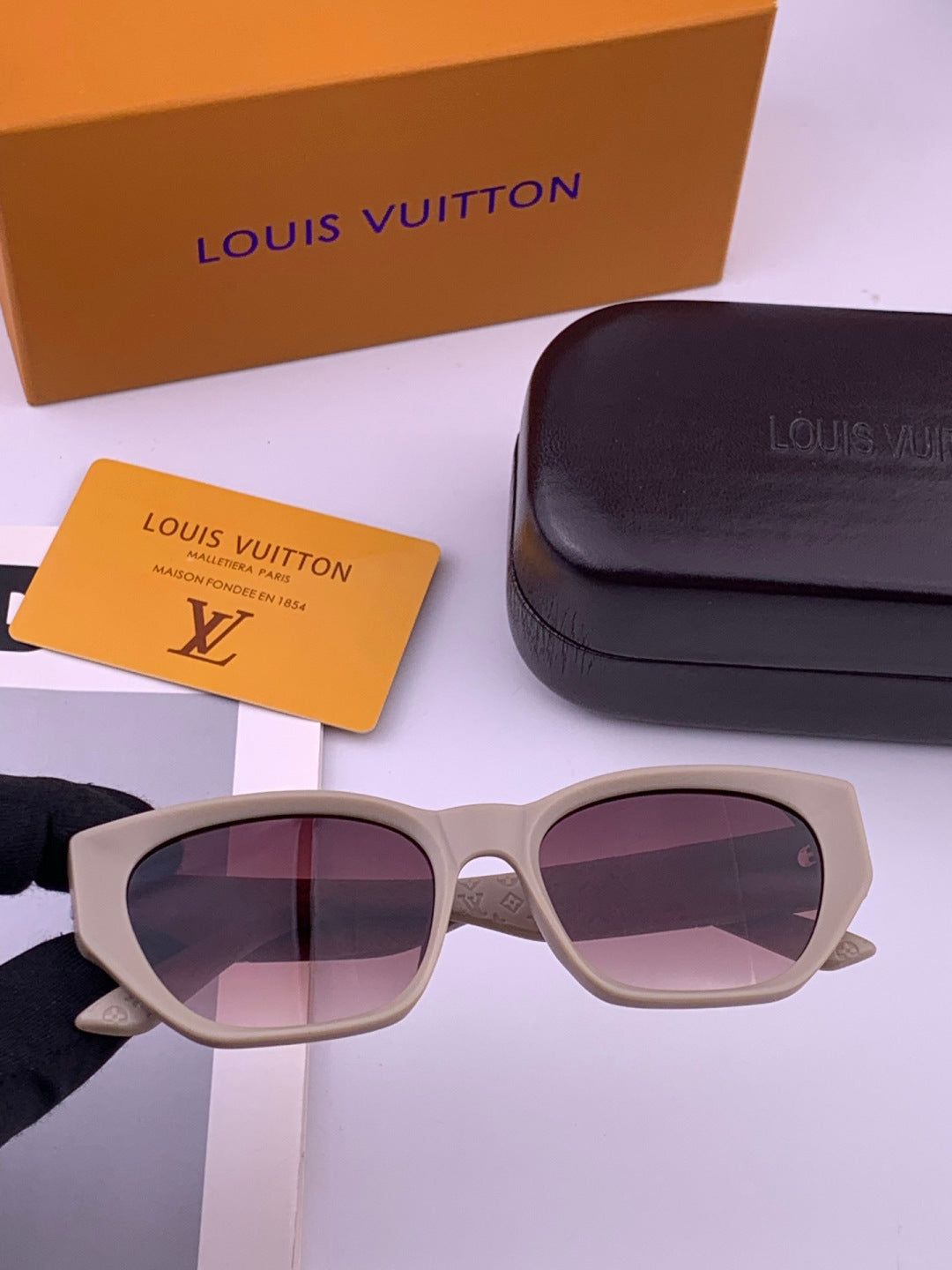 Louis Vuitton L17000 Square Black Lens Sunglasses for Men & Women - 398148