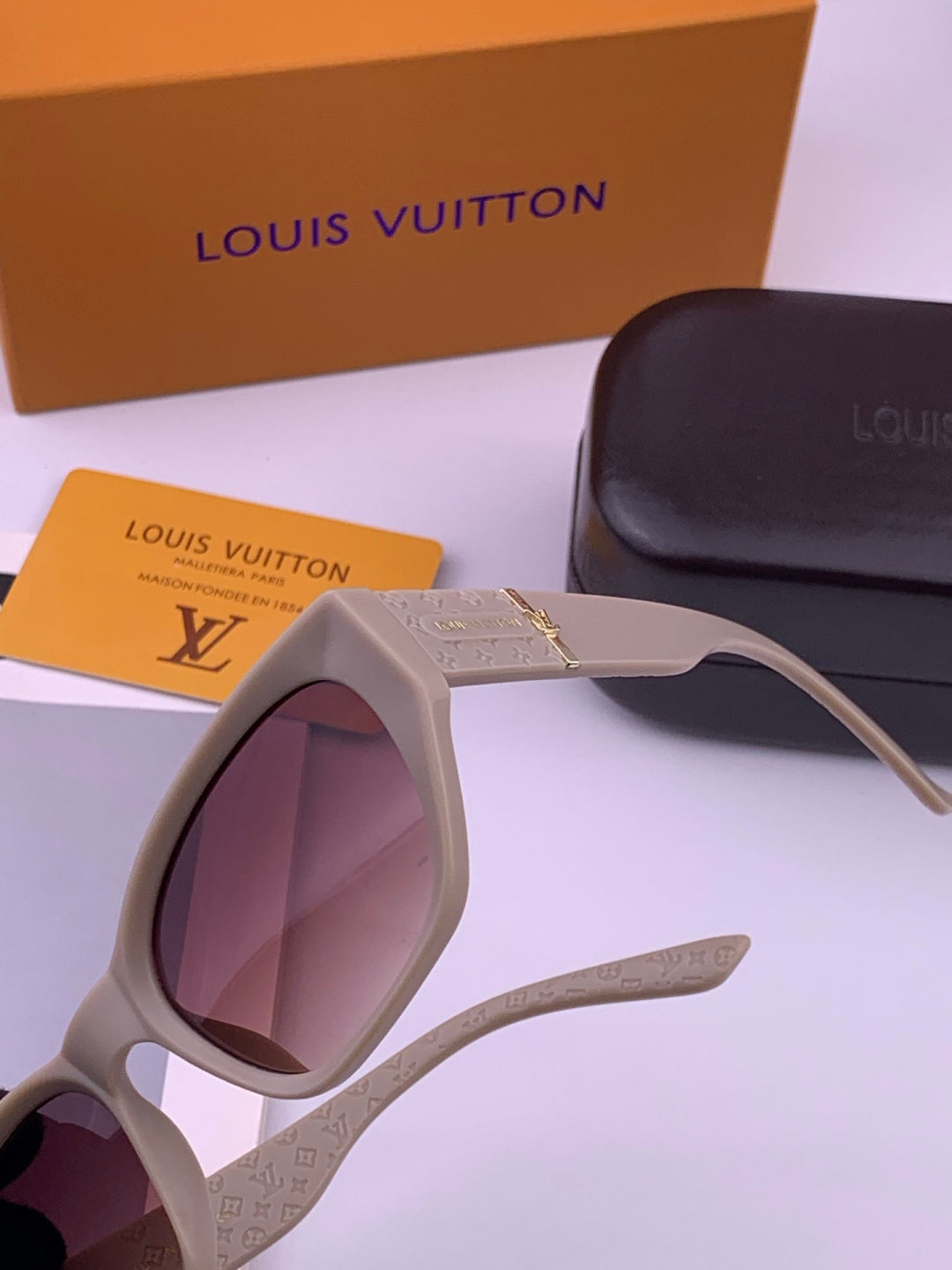 Louis Vuitton L17000 Square Black Lens Sunglasses for Men & Women - 398148 - detail image 3