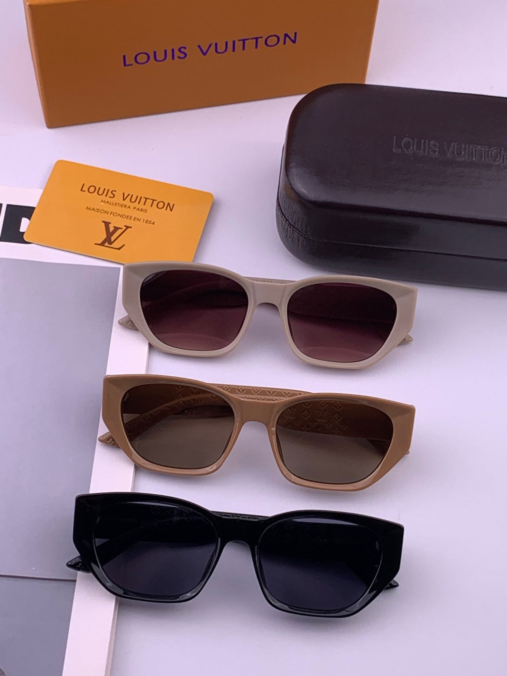 Louis Vuitton L17000 Square Black Lens Sunglasses for Men & Women - 398149 - detail image 6