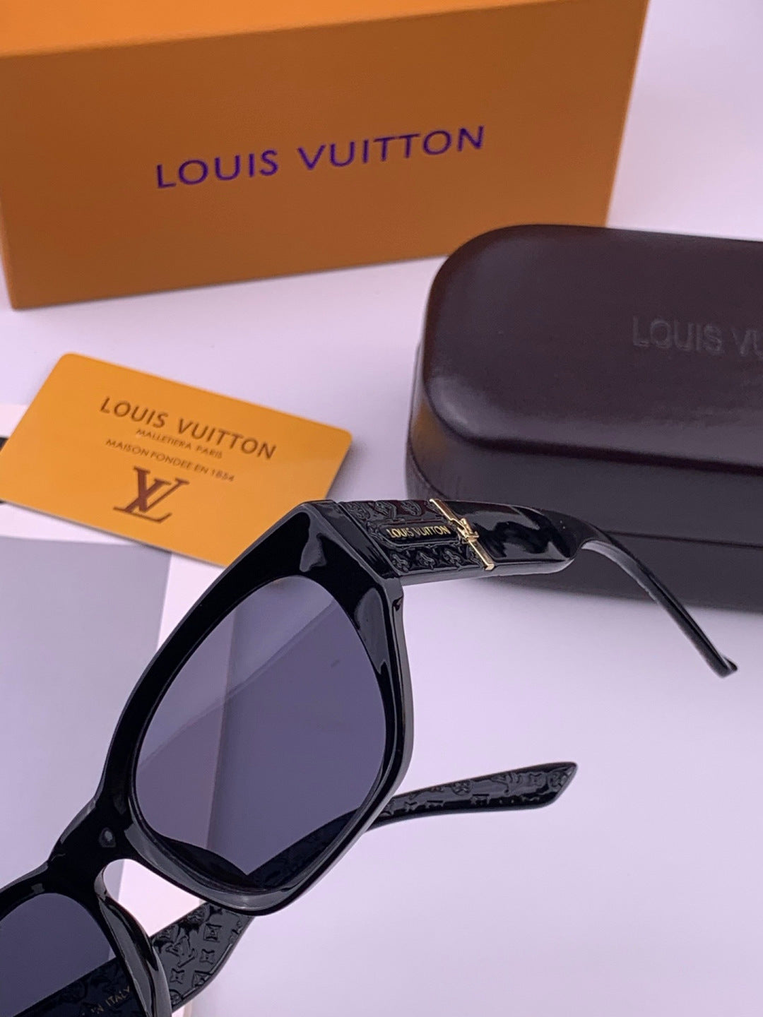 Louis Vuitton L17000 Square Black Lens Sunglasses for Men & Women - 398149 - detail image 2