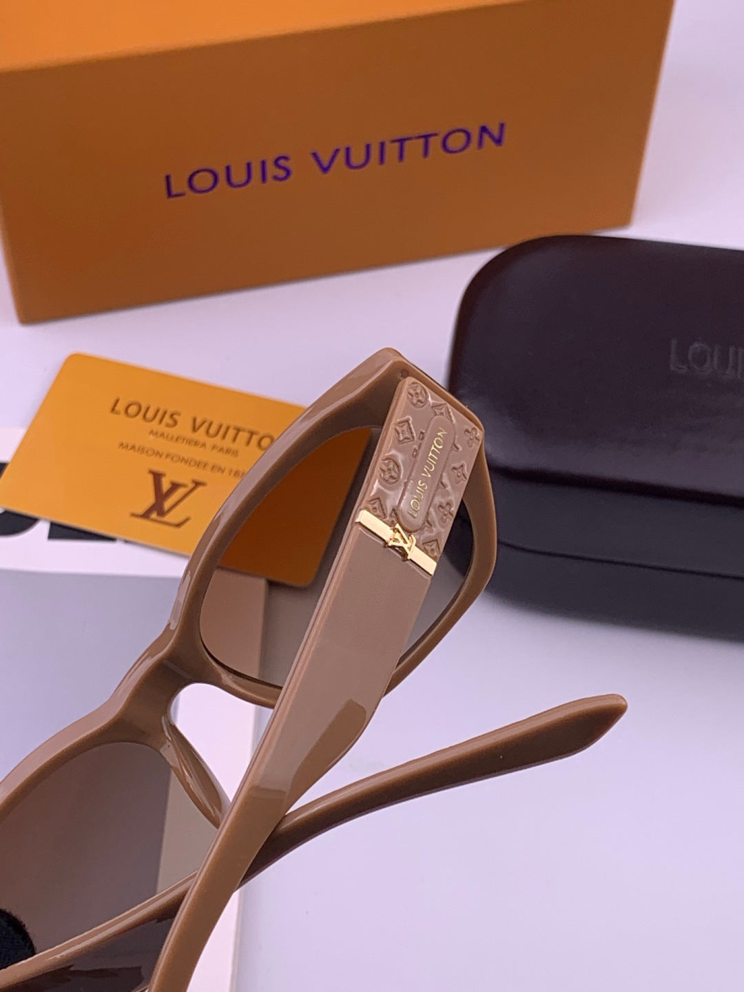 Louis Vuitton L17000 Square Gold Lens Sunglasses for Men & Women - 398150 - detail image 5