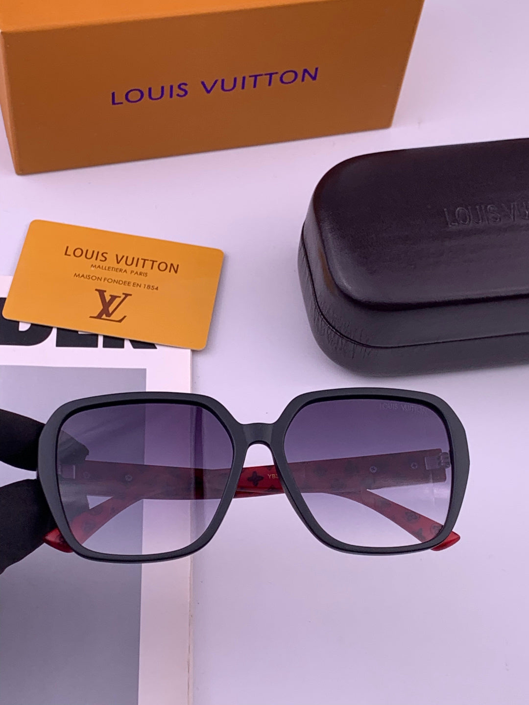 Louis Vuitton L3305 Square Gold Lens Sunglasses for Men & Women - 398129