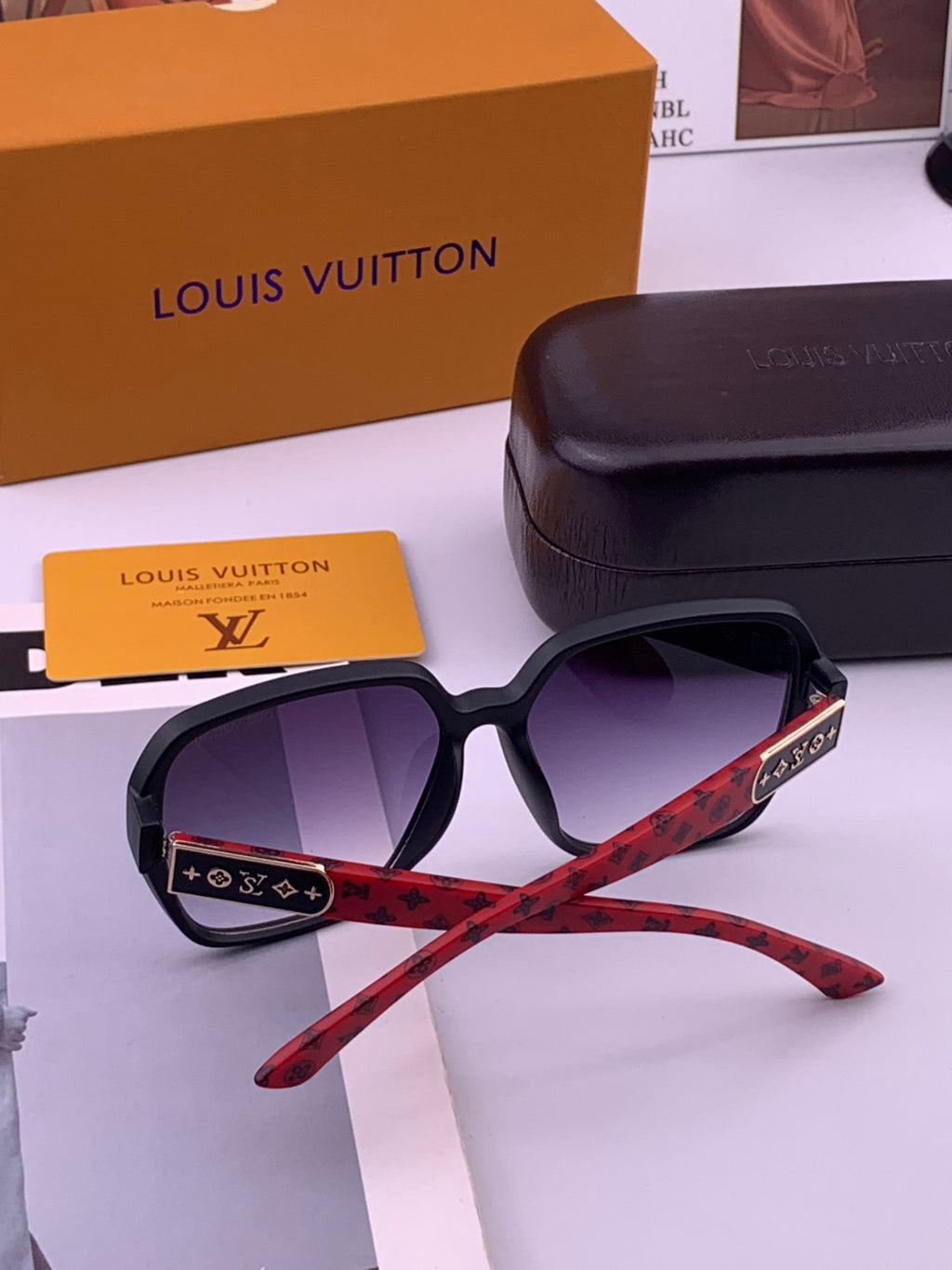 Louis Vuitton L3305 Square Gold Lens Sunglasses for Men & Women - 398129 - detail image 5