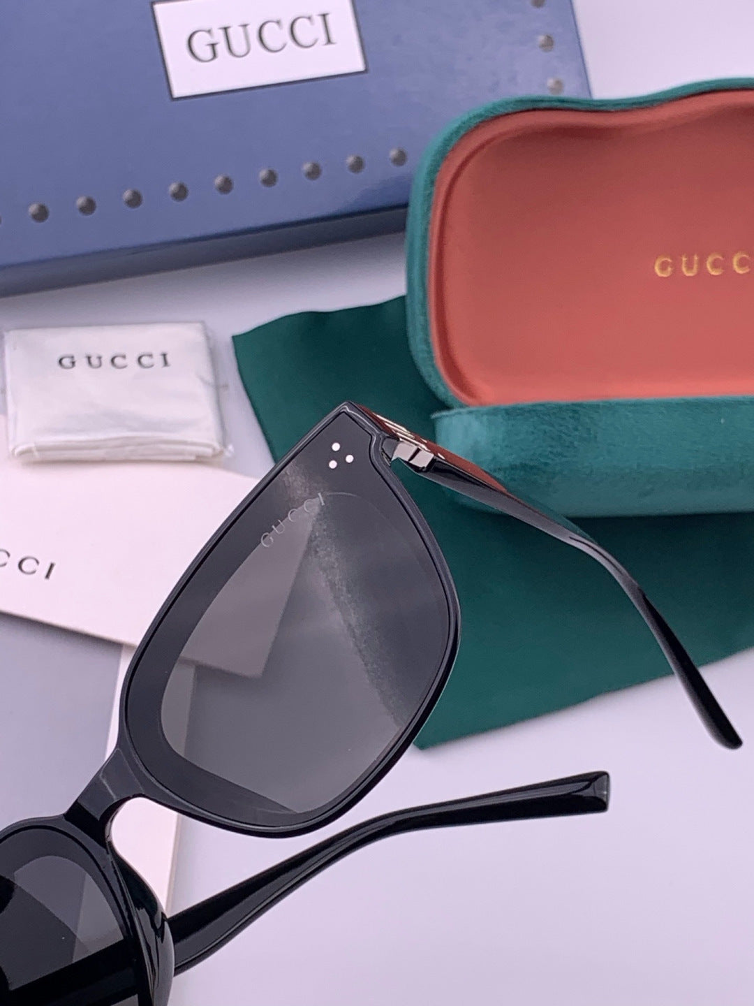 Gucci G6761 Polarized Square Pink Lens Sunglasses for Men & Women - 398345 - detail image 3