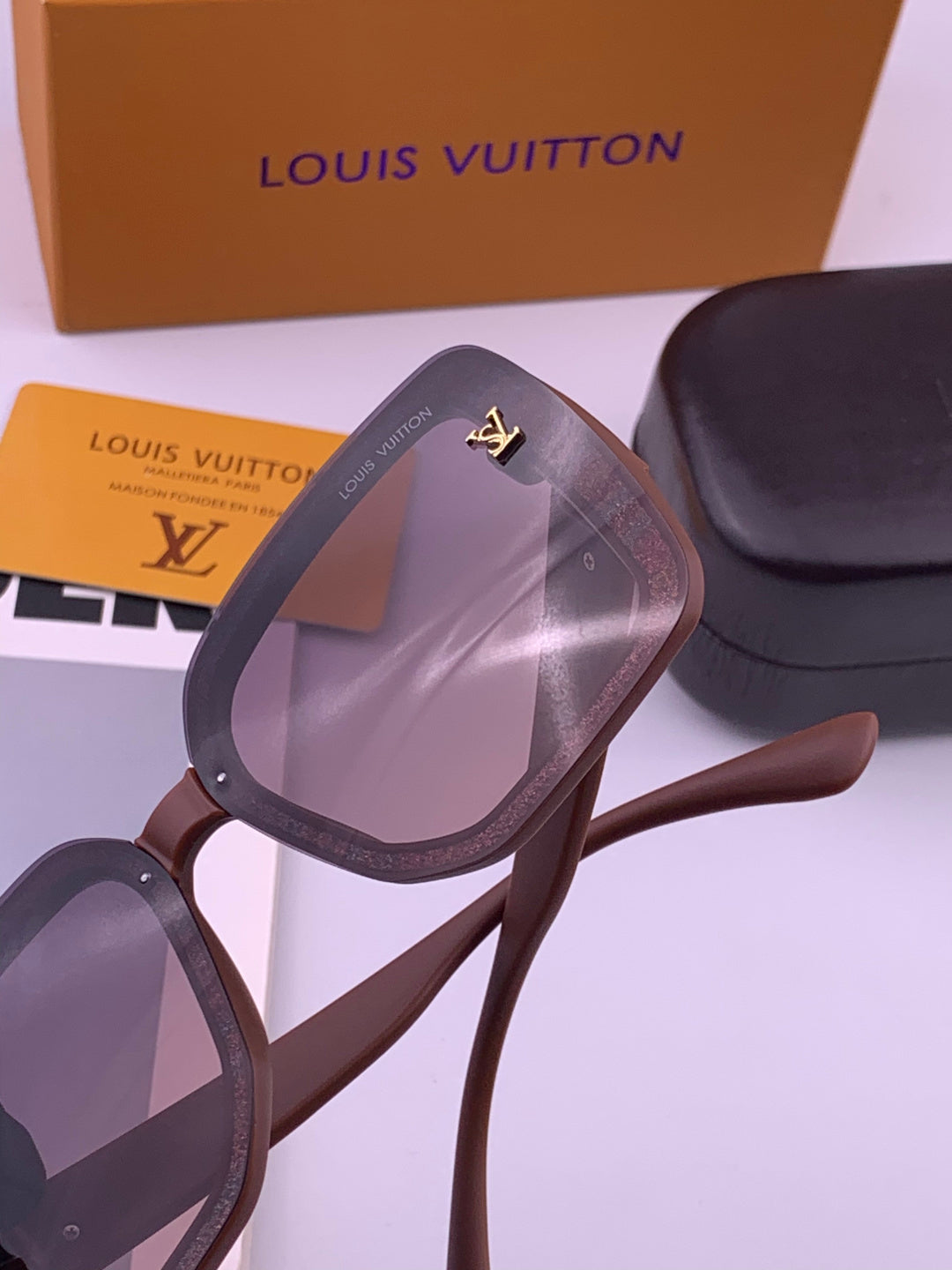 Louis Vuitton L2990 Square Black Lens Sunglasses for Men & Women - 398122 - detail image 2