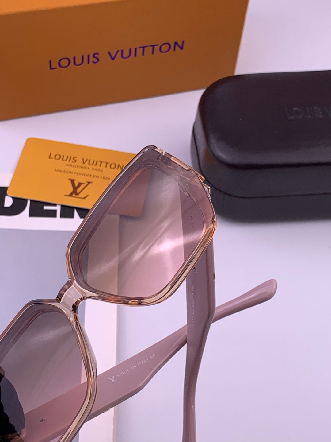 Louis Vuitton L4231 Square Brown Lens Sunglasses for Men & Women - 398123 - detail image 4