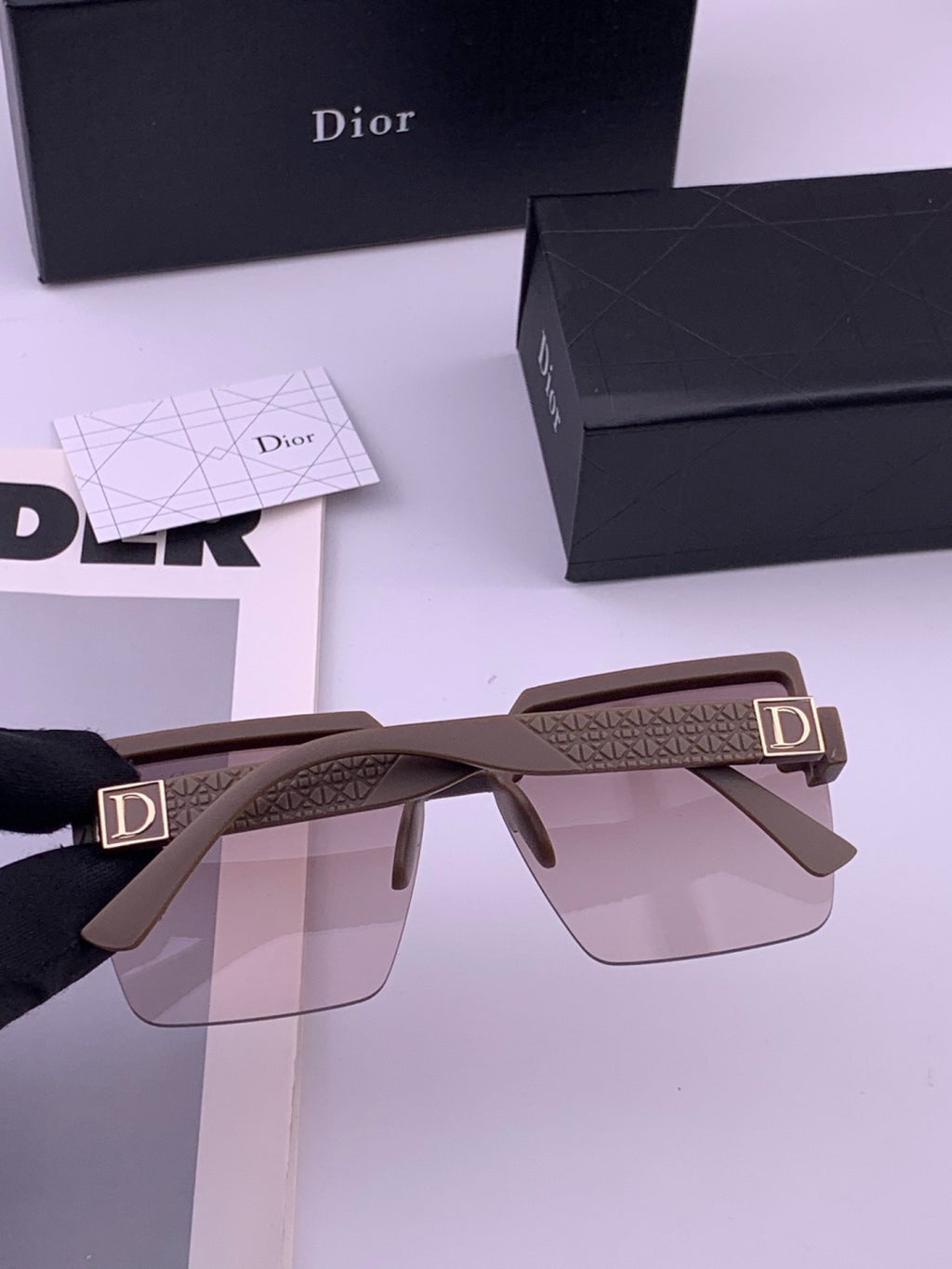 Dior CD9781 Polarized Square Gold Lens Sunglasses for Women - detail image 6