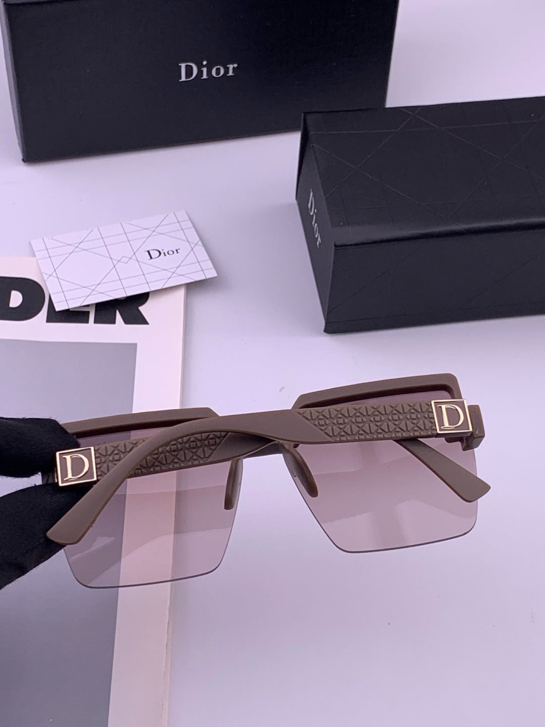 Dior CD9781 Polarized Square Gold Lens Sunglasses for Women - detail image 6
