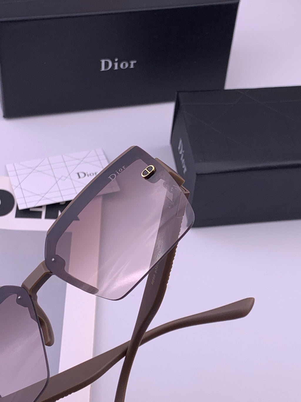 Dior CD9781 Polarized Square Gold Lens Sunglasses for Women - detail image 3