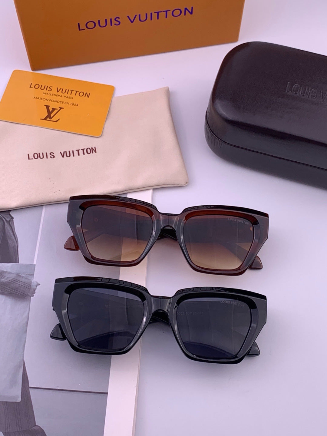 Louis Vuitton L26900 Square Black Lens Sunglasses for Women - 398110 - detail image 7
